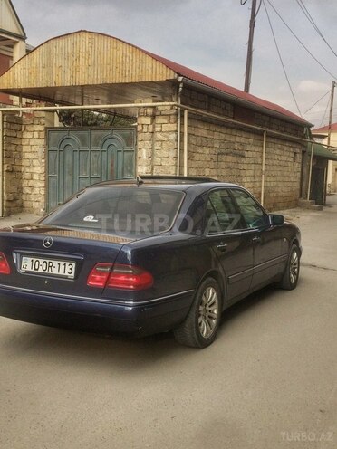 Mercedes E 240 1998, 217,573 km - 2.4 l - Bakı