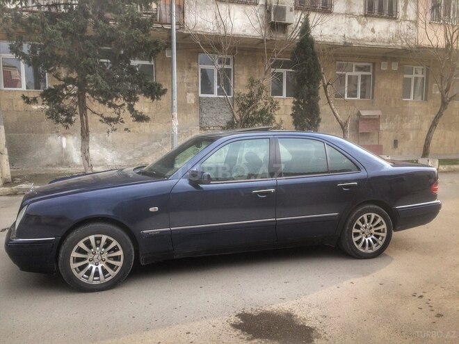 Mercedes E 240 1998, 217,573 km - 2.4 l - Bakı
