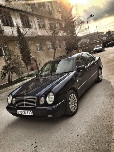 Mercedes E 240 1998, 217,573 km - 2.4 l - Bakı