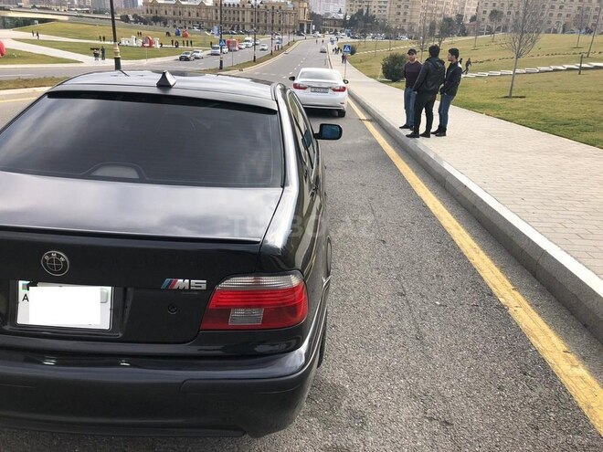 BMW 528 2000, 203,000 km - 2.8 l - Bakı