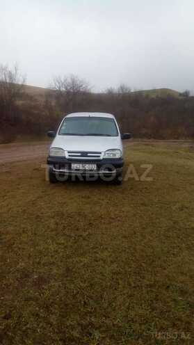Chevrolet Niva 2003, 334,000 km - 1.7 л - Lerik