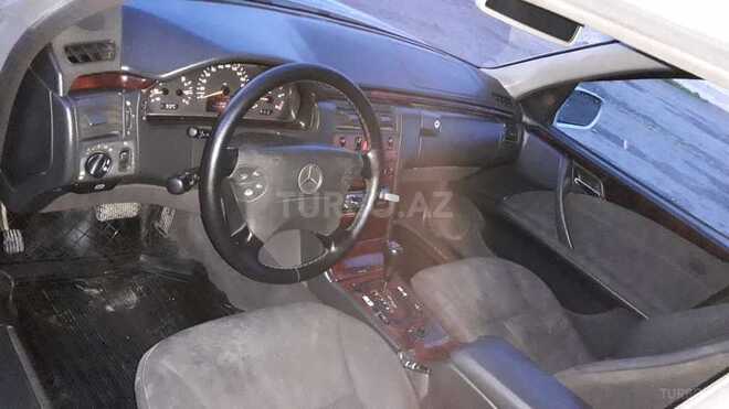 Mercedes E 220 2000, 307,934 km - 2.2 l - Cəlilabad