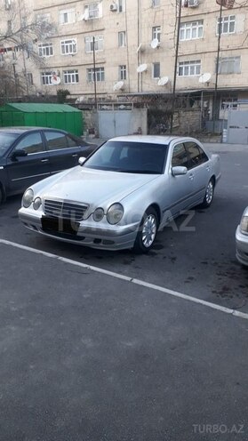 Mercedes E 220 2000, 340,000 km - 2.2 л - Bakı