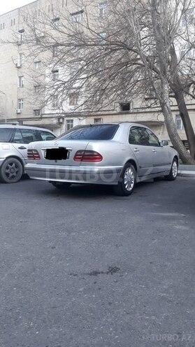 Mercedes E 220 2000, 340,000 km - 2.2 л - Bakı