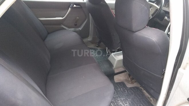 Mercedes E 260 1988, 298,000 km - 2.6 l - Bakı