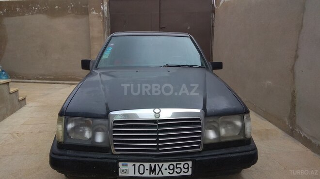 Mercedes E 260 1988, 298,000 km - 2.6 l - Bakı