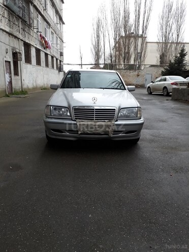 Mercedes C 220 1999, 305,500 km - 2.2 l - Bakı