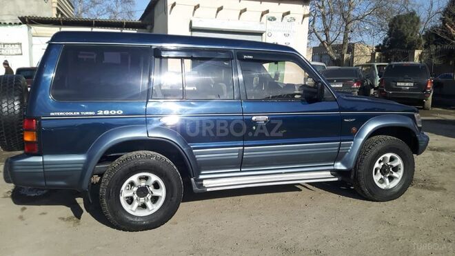 Mitsubishi Pajero 1994, 285,000 km - 2.8 l - Gəncə
