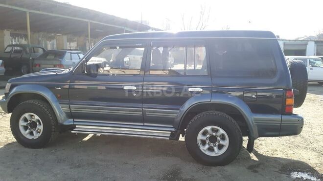 Mitsubishi Pajero 1994, 285,000 km - 2.8 l - Gəncə