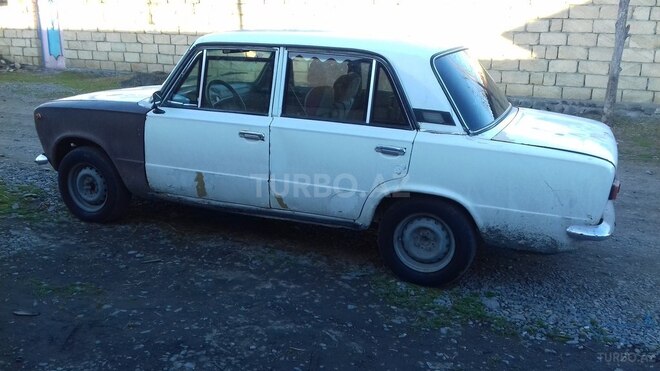 LADA (VAZ) 21011 1984, 130,000 km - 1.3 l - Qax