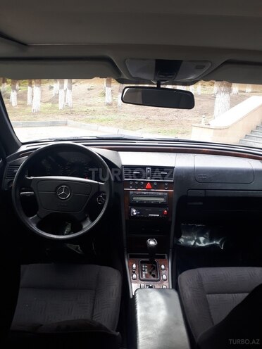 Mercedes C 220 1999, 27,000 km - 2.2 l - Sumqayıt