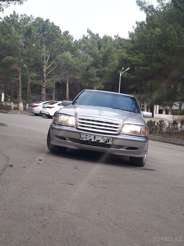 Mercedes C 220 1999, 27,000 km - 2.2 l - Sumqayıt