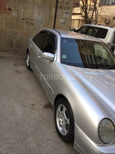 Mercedes E 220 1999, 520,000 km - 2.2 л - Bakı