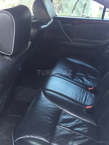 Mercedes E 220 1999, 520,000 km - 2.2 л - Bakı