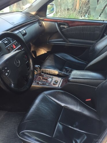 Mercedes E 220 1999, 520,000 km - 2.2 л - Bakı