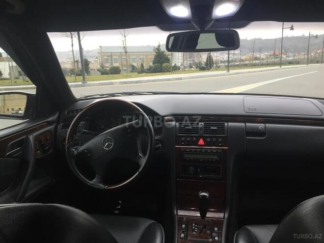 Mercedes E 430 2002, 272,421 km - 4.3 l - Bakı