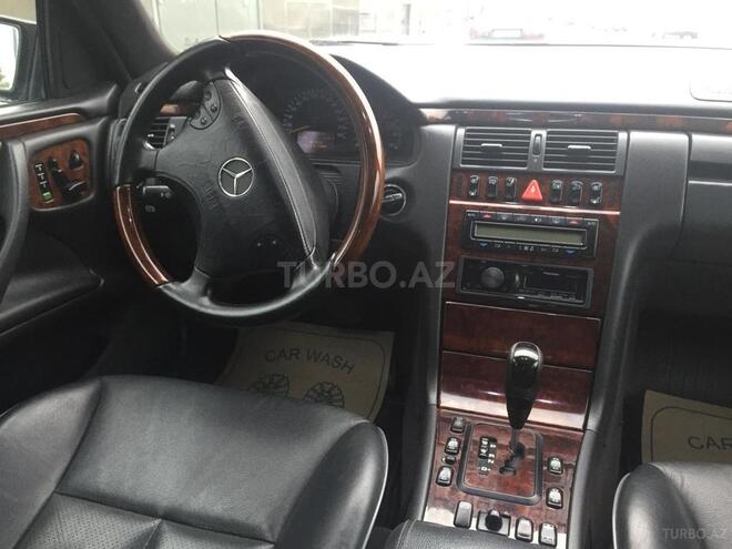 Mercedes E 430 2002, 272,421 km - 4.3 l - Bakı