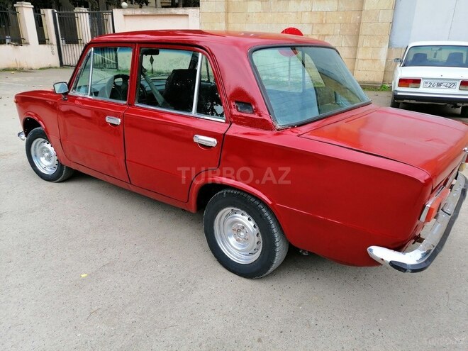 LADA (VAZ) 21011 1980, 200,000 km - 1.5 l - Salyan