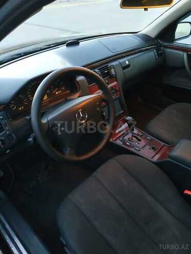 Mercedes E 220 1999, 340,000 km - 2.2 l - Bakı