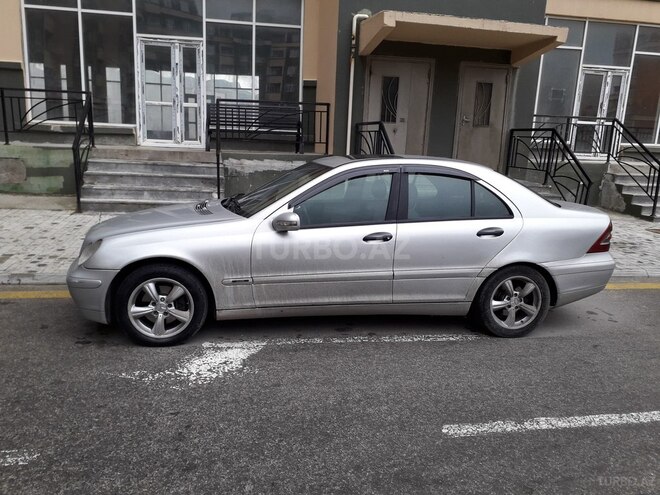 Mercedes C 220 2000, 213,421 km - 2.2 л - Bakı