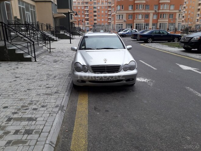 Mercedes C 220 2000, 213,421 km - 2.2 л - Bakı