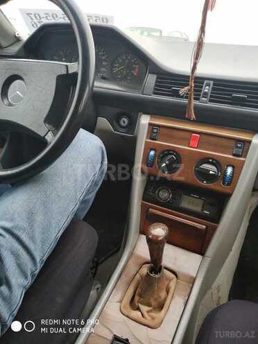 Mercedes E 230 1987, 250,000 km - 0.2 l - Bakı