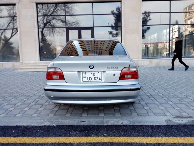 BMW 528 1996, 295,000 km - 2.8 l - Sumqayıt
