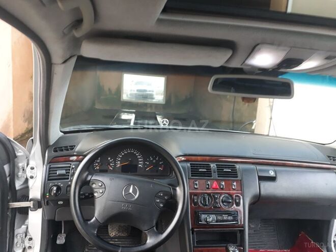 Mercedes E 320 1999, 224,000 km - 3.2 l - Sabirabad