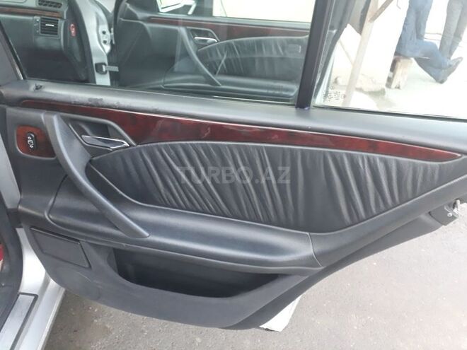 Mercedes E 320 1999, 224,000 km - 3.2 l - Sabirabad