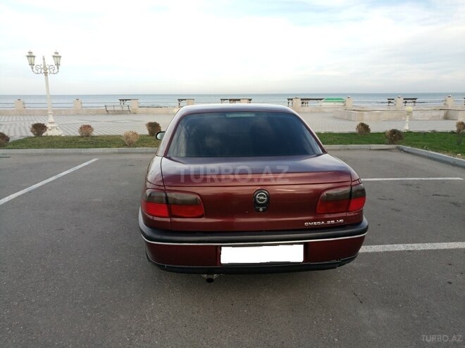 Opel Omega 1998, 285,000 km - 2.5 l - Sumqayıt