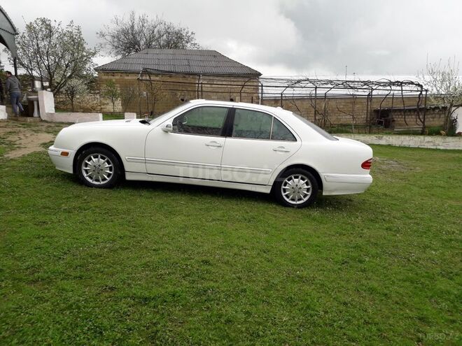 Mercedes E 320 2000, 319,000 km - 3.2 л - Bakı