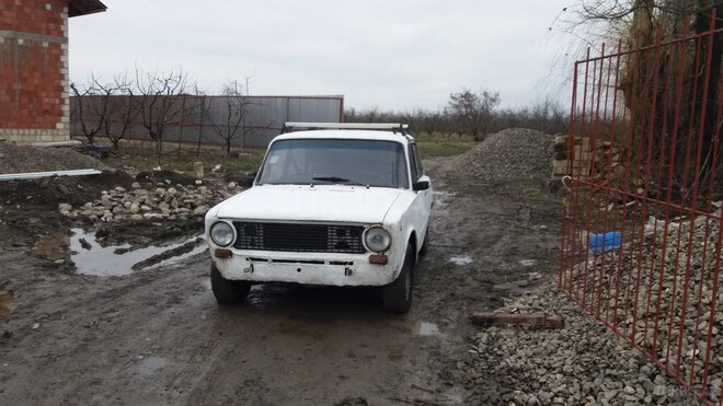 LADA (VAZ) 21011 1975, 9,922,900 km - 1.5 л - Quba