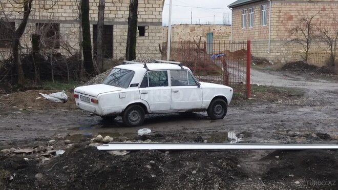 LADA (VAZ) 21011 1975, 9,922,900 km - 1.5 л - Quba