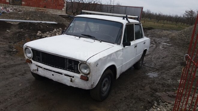 LADA (VAZ) 21011 1975, 9,922,900 km - 1.5 л - Quba