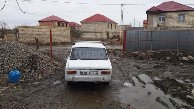 LADA (VAZ) 21011 1975, 9,922,900 km - 1.5 л - Quba