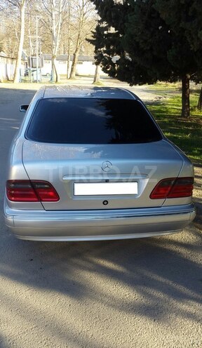 Mercedes E 260 2000, 196,000 km - 2.6 l - Mingəçevir