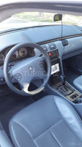 Mercedes E 260 2000, 196,000 km - 2.6 l - Mingəçevir