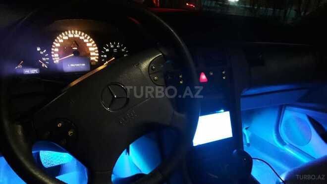 Mercedes E 260 2000, 196,000 km - 2.6 l - Mingəçevir