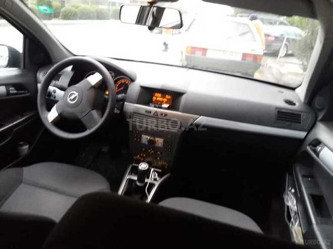 Opel Astra 2006, 135,000 km - 1.4 л - Bakı