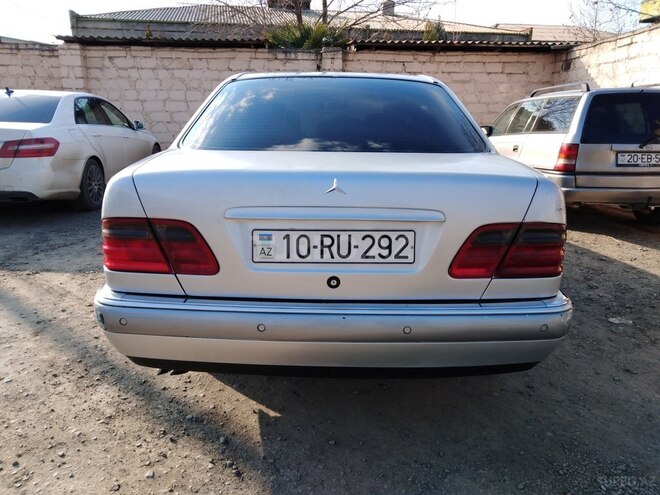 Mercedes E 240 1997, 310,000 km - 2.4 l - Gəncə