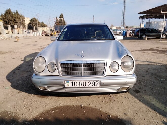 Mercedes E 240 1997, 310,000 km - 2.4 l - Gəncə