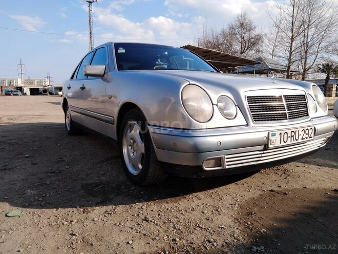 Mercedes E 240 1997, 310,000 km - 2.4 l - Gəncə