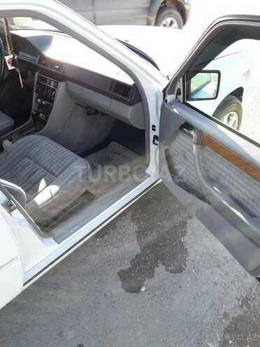 Mercedes E 250 1993, 426,000 km - 2.5 л - Bakı
