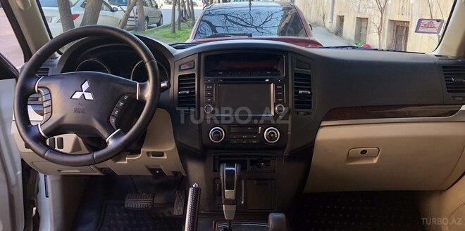 Mitsubishi Pajero 2011, 112,000 km - 3.5 л - Bakı