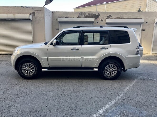 Mitsubishi Pajero 2011, 112,000 km - 3.5 л - Bakı