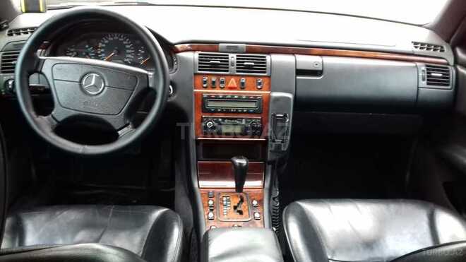 Mercedes E 240 1999, 228,357 km - 2.4 l - Lənkəran
