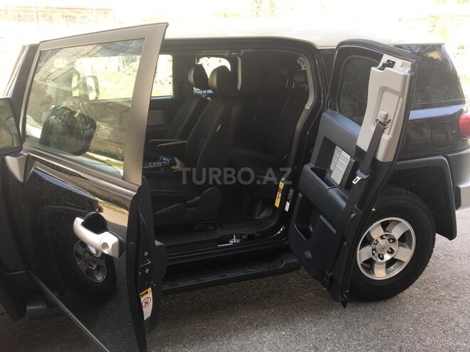 Toyota FJ Cruiser 2009, 12,600 km - 4.0 l - Bakı