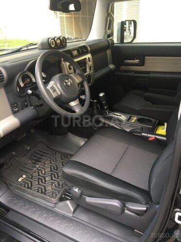 Toyota FJ Cruiser 2009, 12,600 km - 4.0 l - Bakı