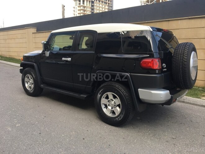 Toyota FJ Cruiser 2009, 12,600 km - 4.0 l - Bakı