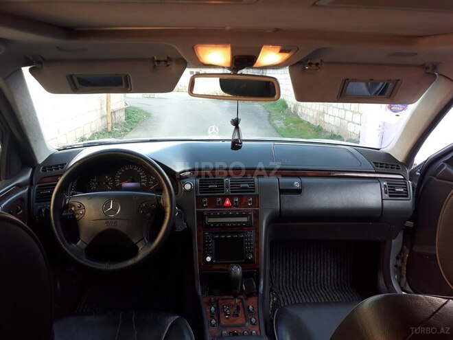 Mercedes E 240 2000, 250,000 km - 2.4 л - Ağcabədi